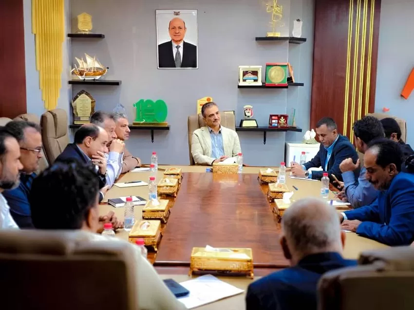 اليمن: محافظ عدن يوجّه بتكثيف الرقابة الميدانية لضبط الأسعار والمخالفات التجارية