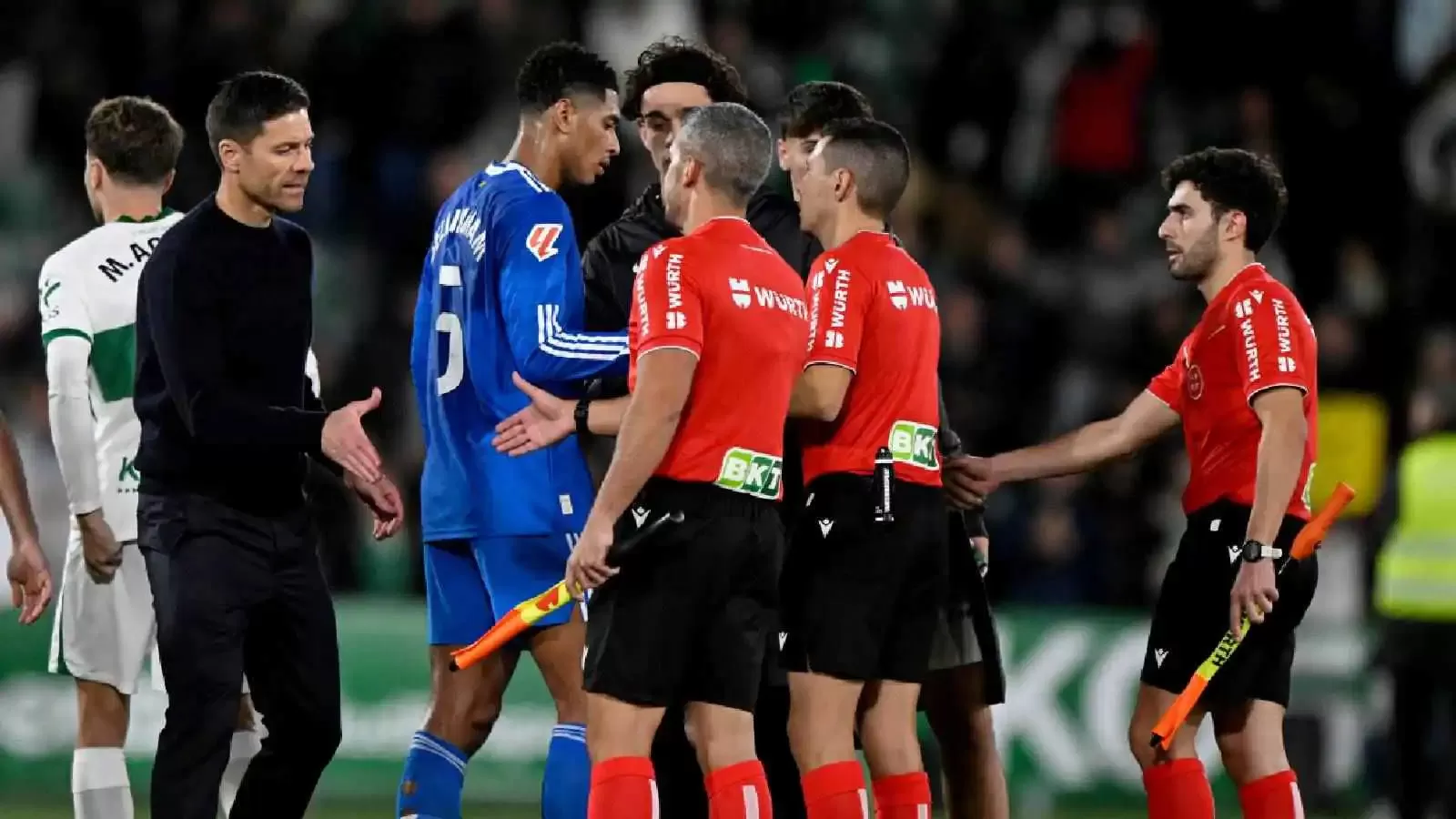 ألونسو تحت المجهر.. هل بدأ يفقد السيطرة على دفة ريال مدريد؟