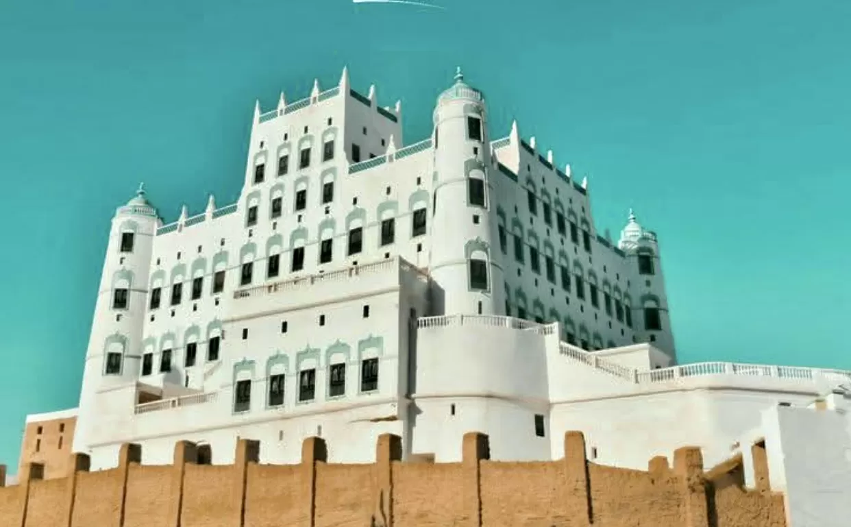 حضرموت بين تنازع الرياض وأبوظبي: إعادة تشكيل خرائط النفوذ في الشرق اليمني