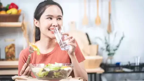 "عادة يابانية بسيطة تكشف سر الصحة وطول العمر"