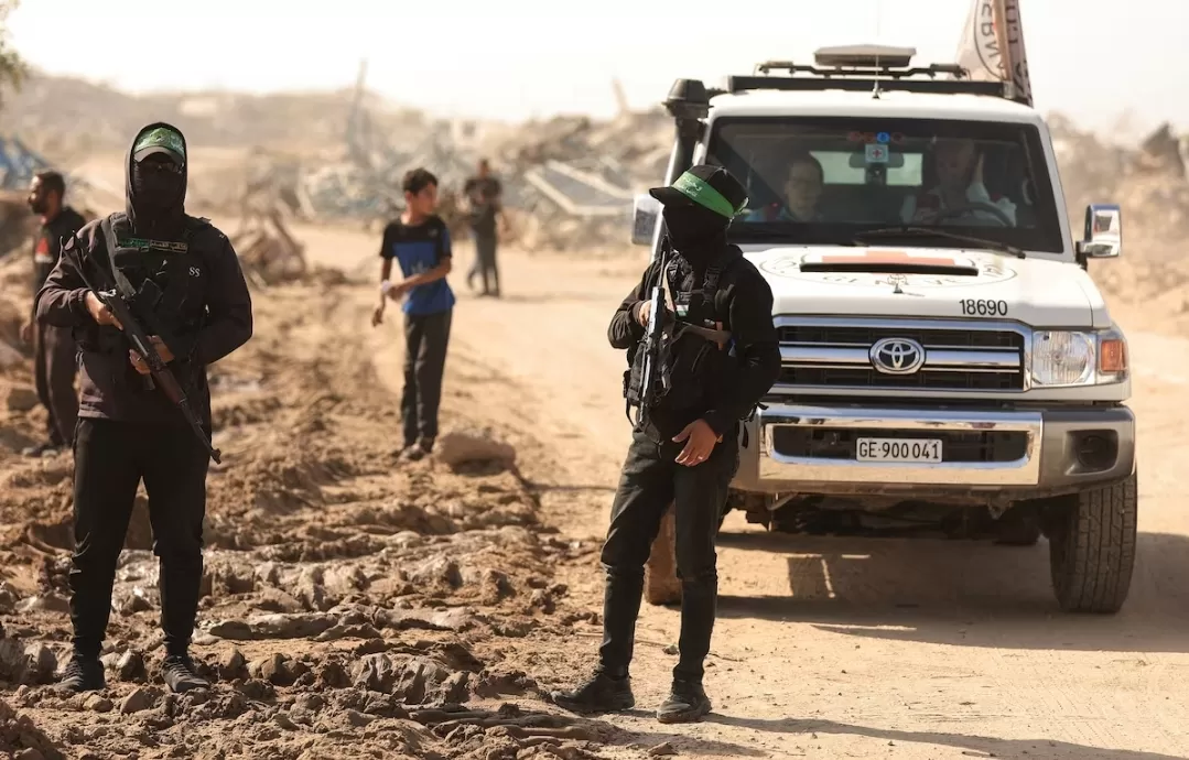 إسرائيل تنفي صلة الرفات الذي سلمته حماس بأحد آخر رهائن غزة