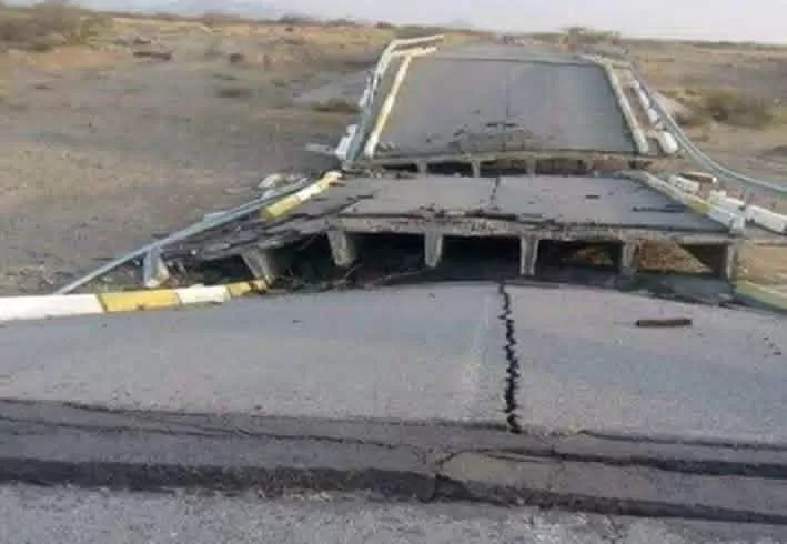 اليمن: تحسبًا لهجوم محتمل.. الحوثيون يفجرون طريق أبين - البيضاء الرئيسي