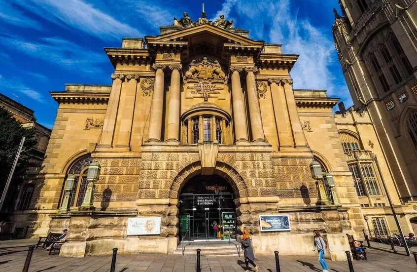 سرقة 600 قطعة أثرية من متحف بريطاني وتأخر غامض في الإعلان عن الواقعة