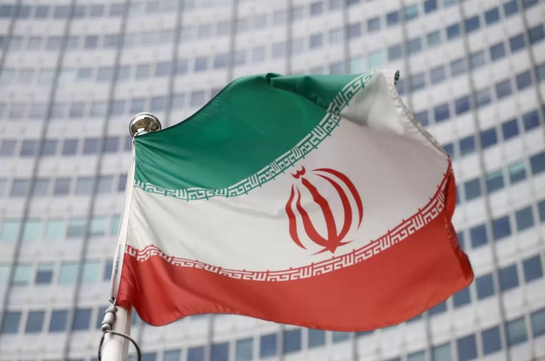 إيران تحتجز ناقلة وقود وتعتقل طاقمها بتهمة تهريب 6 ملايين لتر