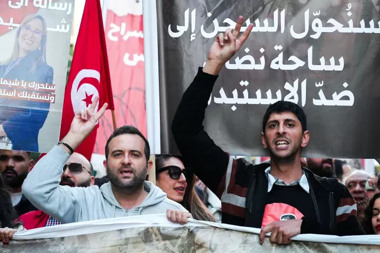 احتجاجات متواصلة في تونس ضد التضييق على الحريات وسجن المعارضين