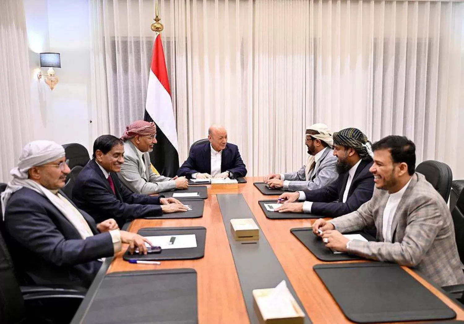 تصعيد «الانتقالي الجنوبي» يضع «مجلس القيادة اليمني» أمام اختبار «وحدة القرار»