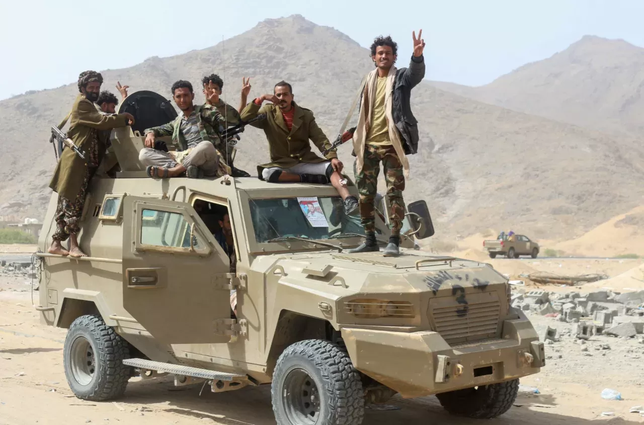 تصعيد في اليمن: بيان مشترك حاد يرفض قرارات العليمي ويؤكد بطلانها القانوني