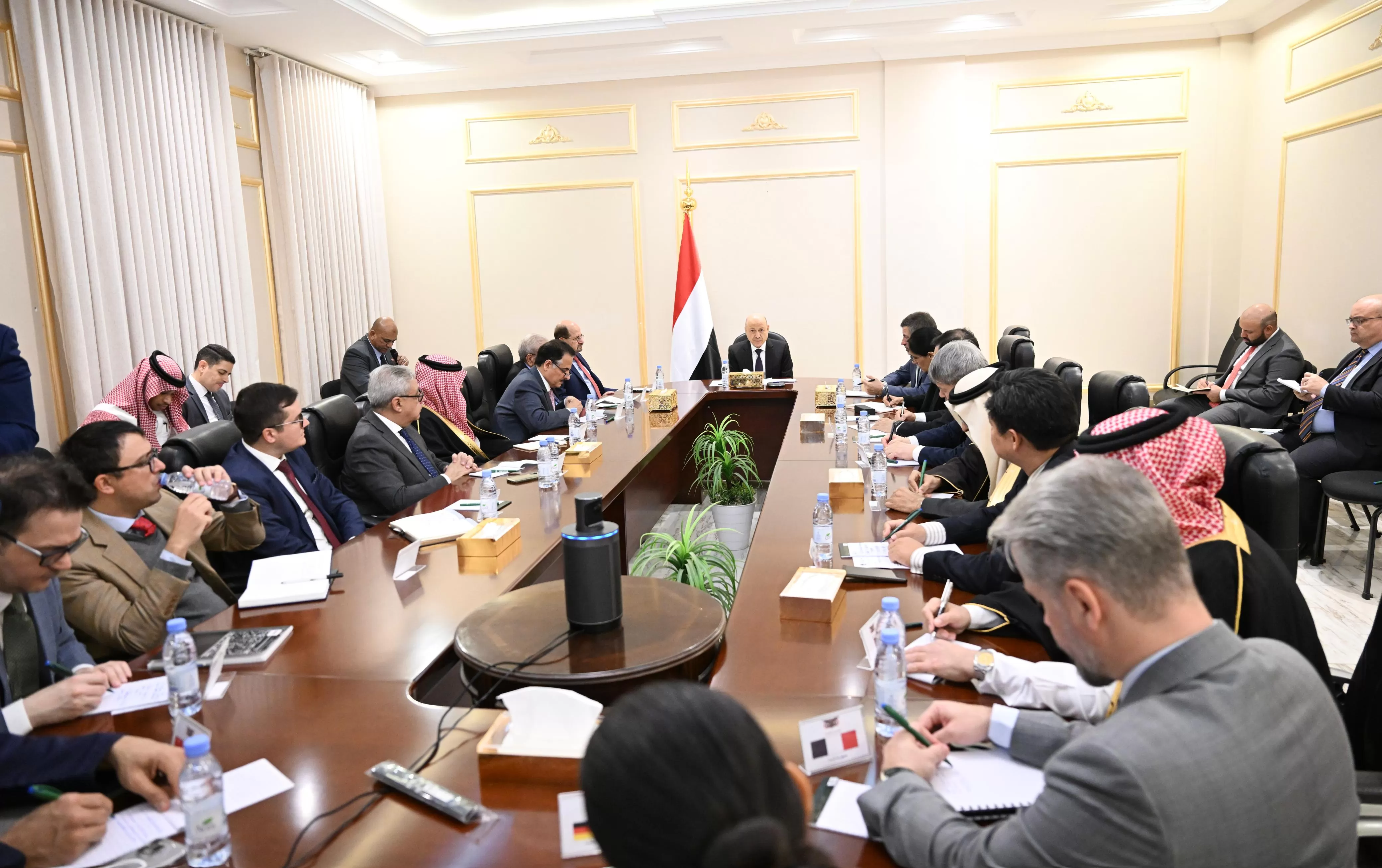 اليمن: العليمي يحث المجتمع الدولي على ترجمة القرارات السيادية إلى إجراءات عملية داخل مجلس الأمن