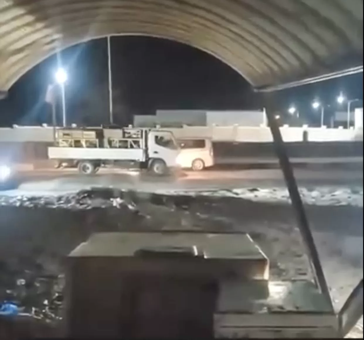 قوات الانتقالي تُخلي مطار الريان وتنقل معدات وأسلحة إلى المكلا