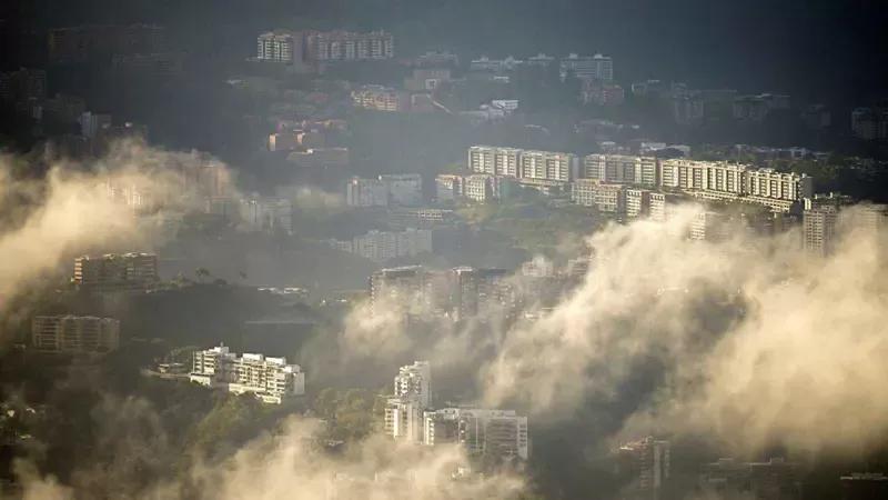 فنزويلا تهتز: انفجارات غامضة تثير الفزع وسط صمت الحكومة