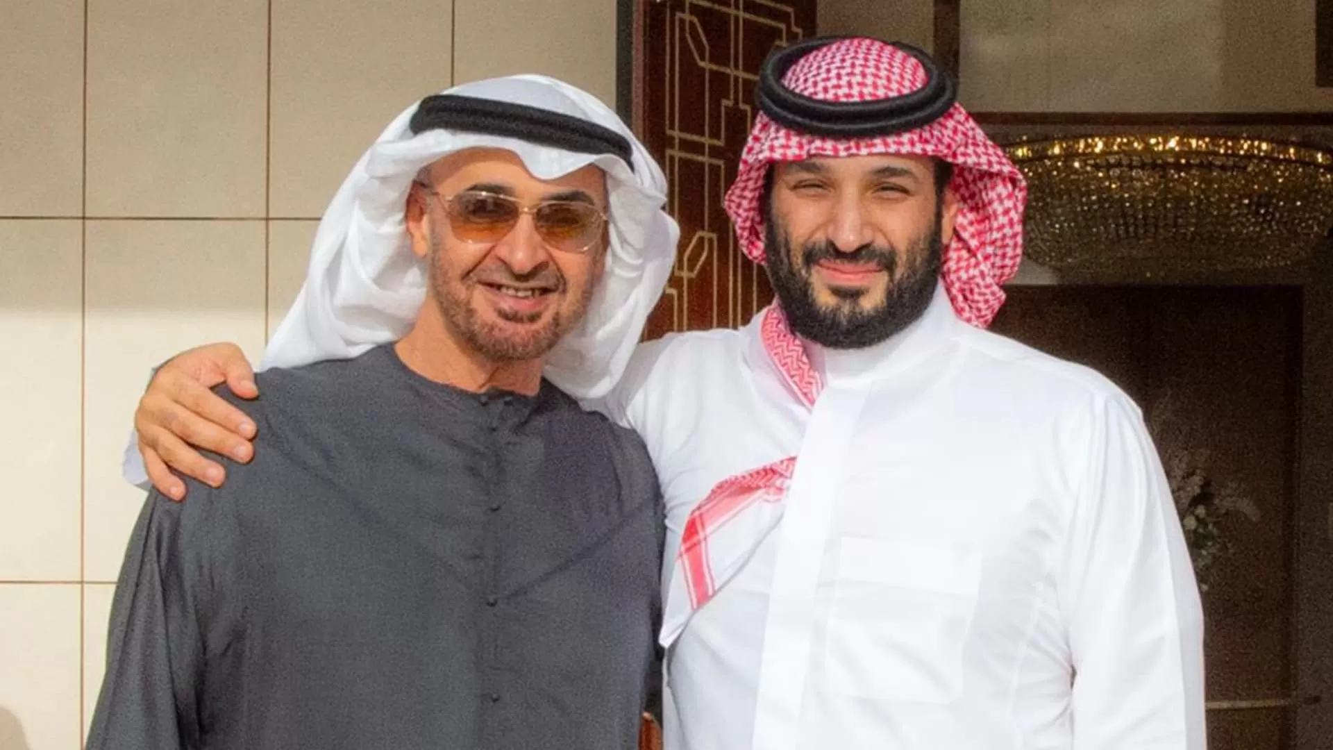 نيوزويك: الخلاف السعودي–الإماراتي في اليمن قد يعقّد أجندة ترامب في الشرق الأوسط